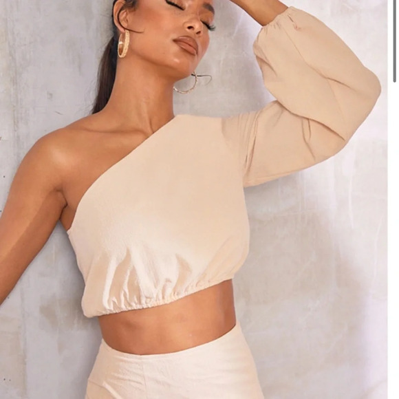 Pretty Little Thing Stone Textured Woven One Shoulder Crop Top - Picture 3 of 6